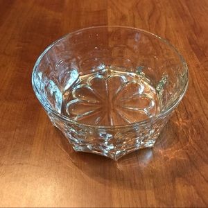 Glass flower design bowl / dish